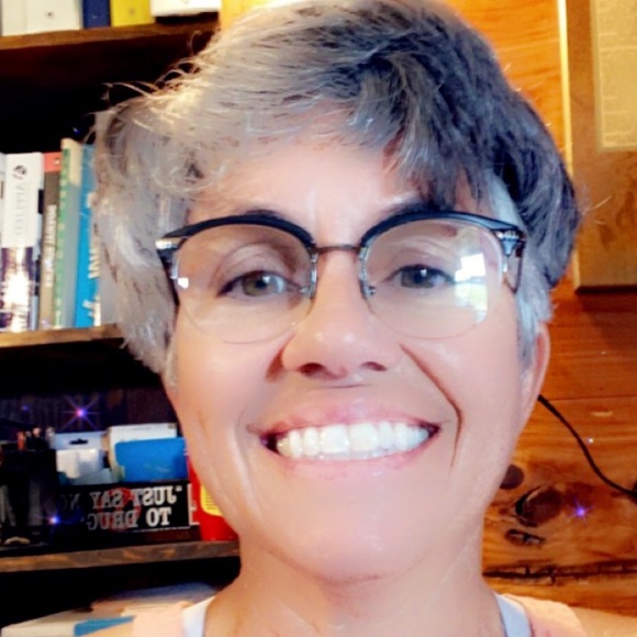 Meet your Posher, Donna - Picture 2 of 2